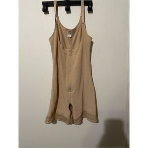 NWOT Unbranded Women’s XL Tan Shapewear Bodysuit One Piece Shorts Stretch